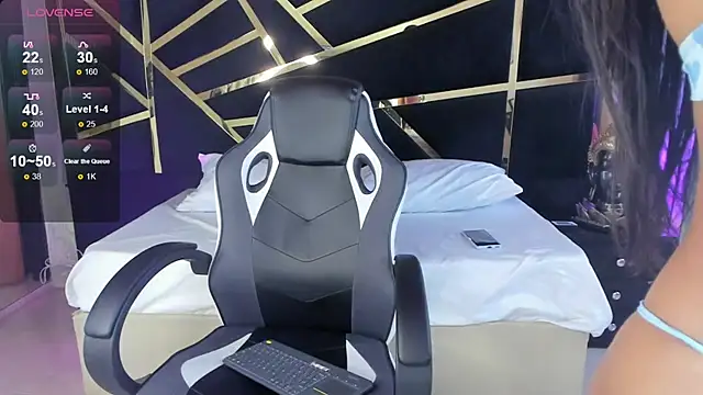 SamanthaElis online show from 10-30-25, 03:02