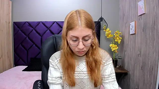 ChloeCampbell03 online show from 10-14-25, 12:28
