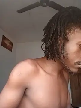 Snapshot of FilmableAntonym chatting on 11-21-25, 11:31 FilmableAntonym online show from 11-21-25, 11:31