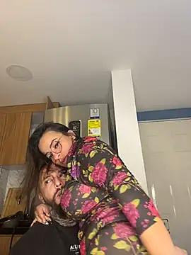 liz and thiago online show from 10-11-25, 12:15