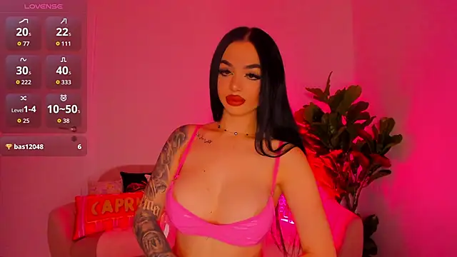 TiaBelle online show from 10-30-25, 06:52