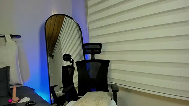 cherry bunnyx online show from 09-24-25, 05:55