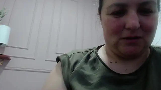 Snapshot of SweetRouse__ chatting on 10-10-25, 01:54 SweetRouse online show from 10-10-25, 01:54