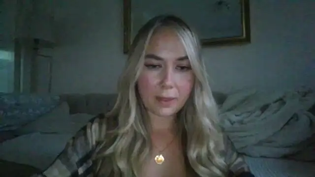 Snapshot of BarbieDolly_x chatting on 09-23-25, 05:49 BarbieDolly x online show from 09-23-25, 05:49