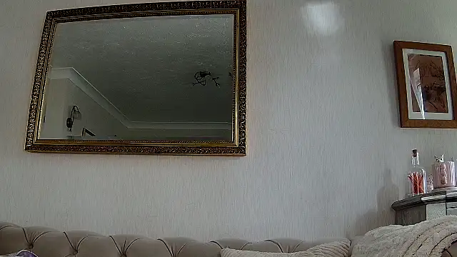 Snapshot of BarbieDolly_x chatting on 09-25-25, 09:24 BarbieDolly x online show from 09-25-25, 09:24