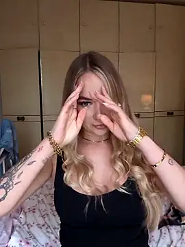 Snapshot of BarbieDolly_x chatting on 10-03-25, 02:03 BarbieDolly x online show from 10-03-25, 02:03