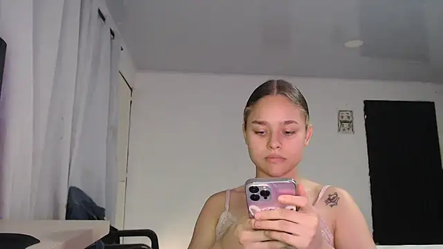 LittleCheerry69 online show from 03-04-26, 07:31