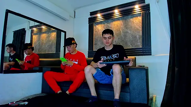 ALEX MILLER25 online show from 09-28-25, 03:56