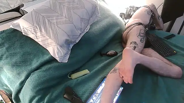 Snapshot of hungbot chatting on 12-03-25, 01:31 hungbot online show from 12-03-25, 01:31