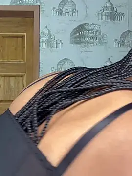 Snapshot of Bellabootie chatting on 05-10-26, 08:58 Bellabootie online show from 05-10-26, 08:58