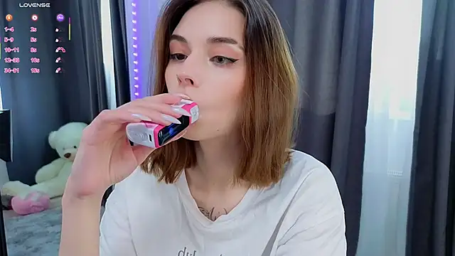 LunaraRada online show from 10-21-25, 09:32