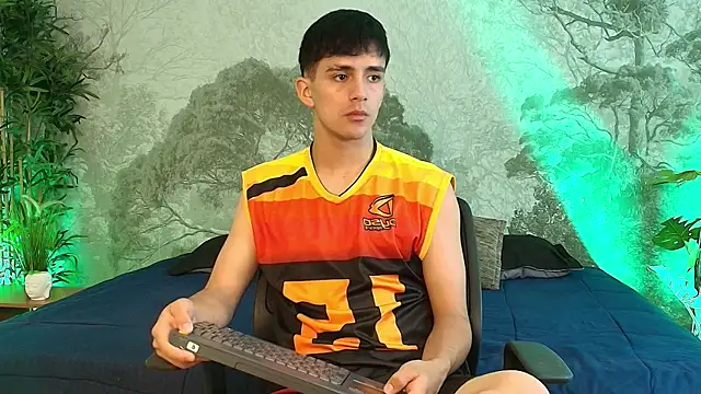 Snapshot of Axel_Draven chatting on 06-19-26, 12:31 Axel Draven online show from 06-19-26, 12:31