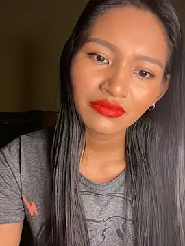 Snapshot of fenixzara chatting on 09-25-25, 04:21 fenixzara online show from 09-25-25, 04:21