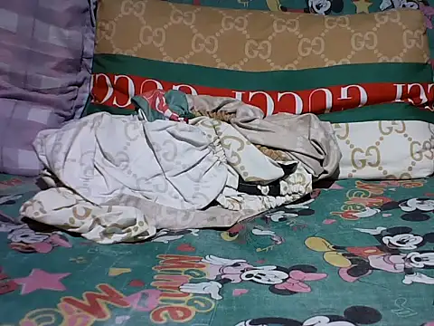 Ella marie14 online show from 10-21-25, 11:44