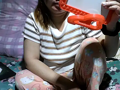 Ella marie14 online show from 10-23-25, 07:29