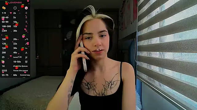 Kittyross online show from 11-20-25, 02:39