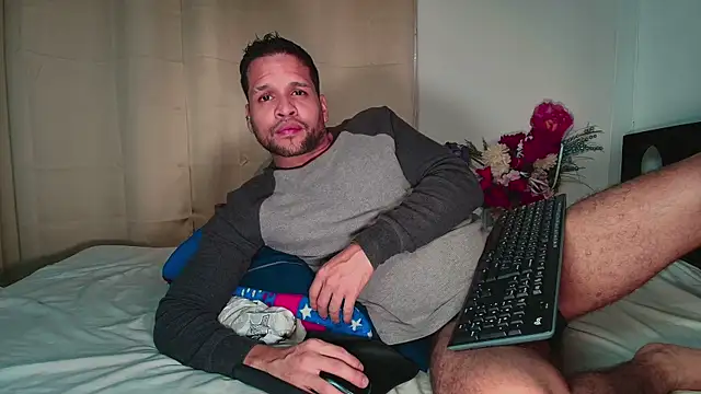 LucasGaeel online show from 01-12-26, 03:56