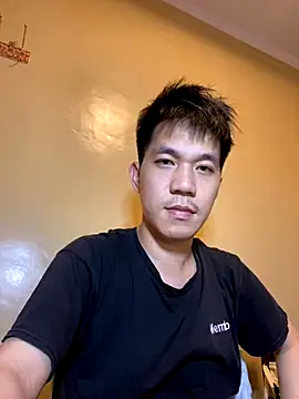 Snapshot of asian_guy_69 chatting on 10-19-25, 03:56 asian guy 69 online show from 10-19-25, 03:56