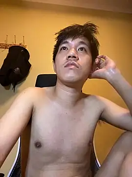 Snapshot of asian_guy_69 chatting on 11-30-25, 10:36 asian guy 69 online show from 11-30-25, 10:36