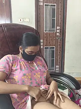 Love Queen11 online show from 11-09-25, 04:27