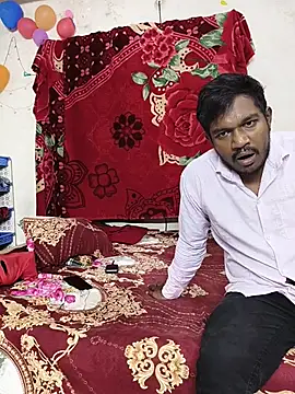 Snapshot of Love_Queen11 chatting on 05-20-26, 04:46 Love Queen11 online show from 05-20-26, 04:46