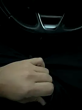 Snapshot of Italianofirenze chatting on 10-27-25, 04:22 Italianofirenze online show from 10-27-25, 04:22