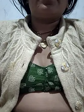 Snapshot of Hot_rieal6 chatting on 12-15-25, 04:55 Hot rieal6 online show from 12-15-25, 04:55