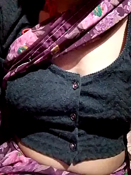 Snapshot of Hot_rieal6 chatting on 04-10-26, 04:23 Hot rieal6 online show from 04-10-26, 04:23