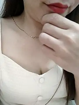 Snapshot of Girl_Shy2000 chatting on 10-08-25, 12:36 Girl Shy2000 online show from 10-08-25, 12:36