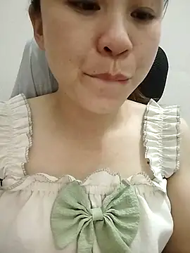 Snapshot of Girl_Shy2000 chatting on 11-09-25, 10:46 Girl Shy2000 online show from 11-09-25, 10:46