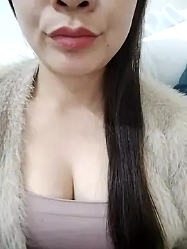 Snapshot of Girl_Shy2000 chatting on 11-23-25, 12:32 Girl Shy2000 online show from 11-23-25, 12:32