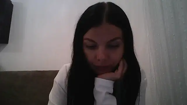 Snapshot of Lorivell chatting on 11-06-25, 06:42 Lorivell online show from 11-06-25, 06:42