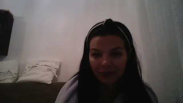 Snapshot of Lorivell chatting on 11-27-25, 07:49 Lorivell online show from 11-27-25, 07:49