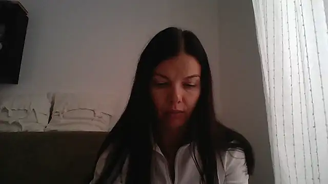 Snapshot of Lorivell chatting on 12-16-25, 01:49 Lorivell online show from 12-16-25, 01:49