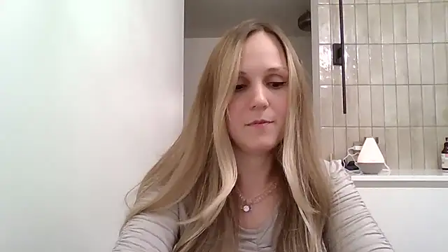 Kyrelinn online show from 11-08-25, 04:40