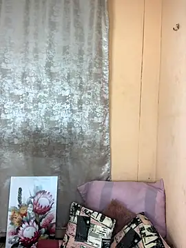 Caramel102004 online show from 10-01-25, 11:00