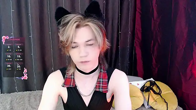 Snapshot of evan_reinhart chatting on 10-24-25, 07:38 evan reinhart online show from 10-24-25, 07:38