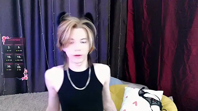 Snapshot of evan_reinhart chatting on 10-27-25, 08:51 evan reinhart online show from 10-27-25, 08:51