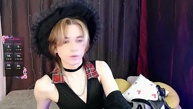 Snapshot of evan_reinhart chatting on 10-28-25, 12:30 evan reinhart online show from 10-28-25, 12:30