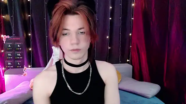 Snapshot of evan_reinhart chatting on 12-15-25, 02:54 evan reinhart online show from 12-15-25, 02:54