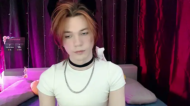 Snapshot of evan_reinhart chatting on 12-17-25, 05:30 evan reinhart online show from 12-17-25, 05:30