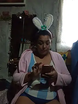 Snapshot of Lobizona chatting on 05-22-26, 12:44 Lobizona online show from 05-22-26, 12:44