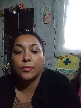 Snapshot of Lobizona chatting on 05-27-26, 12:35 Lobizona online show from 05-27-26, 12:35