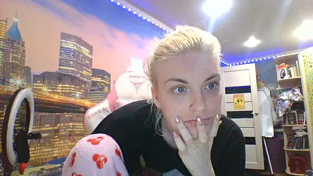 Veyriona online show from 06-30-26, 05:36
