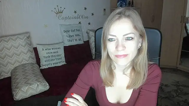 Tiffany Bates online show from 10-10-25, 03:05