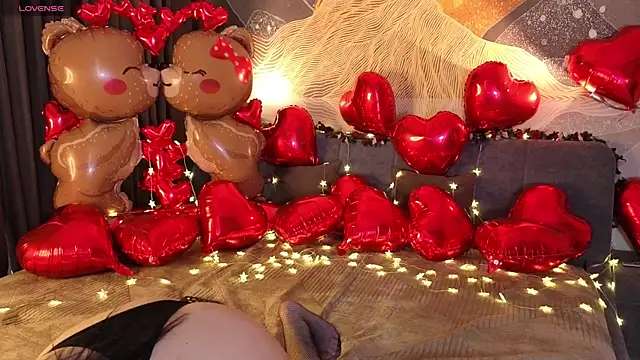 MilaYumi online show from 02-12-26, 12:11