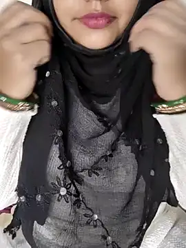 Snapshot of Miss_Rose__ chatting on 10-04-25, 06:50 Miss Rose online show from 10-04-25, 06:50