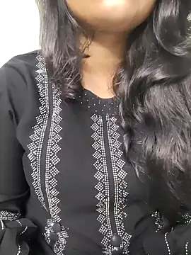 Snapshot of Miss_Rose__ chatting on 10-14-25, 03:57 Miss Rose online show from 10-14-25, 03:57