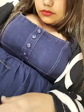 Snapshot of Miss_Rose__ chatting on 11-18-25, 07:29 Miss Rose online show from 11-18-25, 07:29