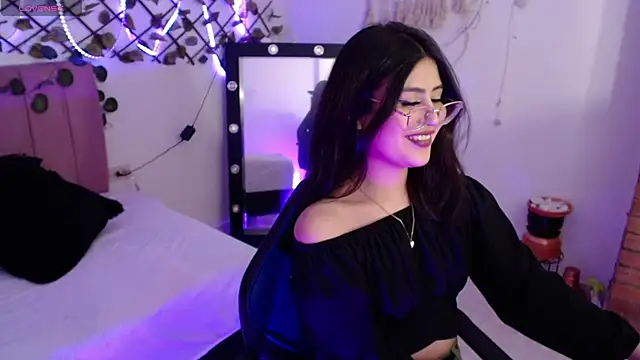 Snapshot of isa_bunny18 chatting on 11-03-25, 04:25 isa bunny18 online show from 11-03-25, 04:25